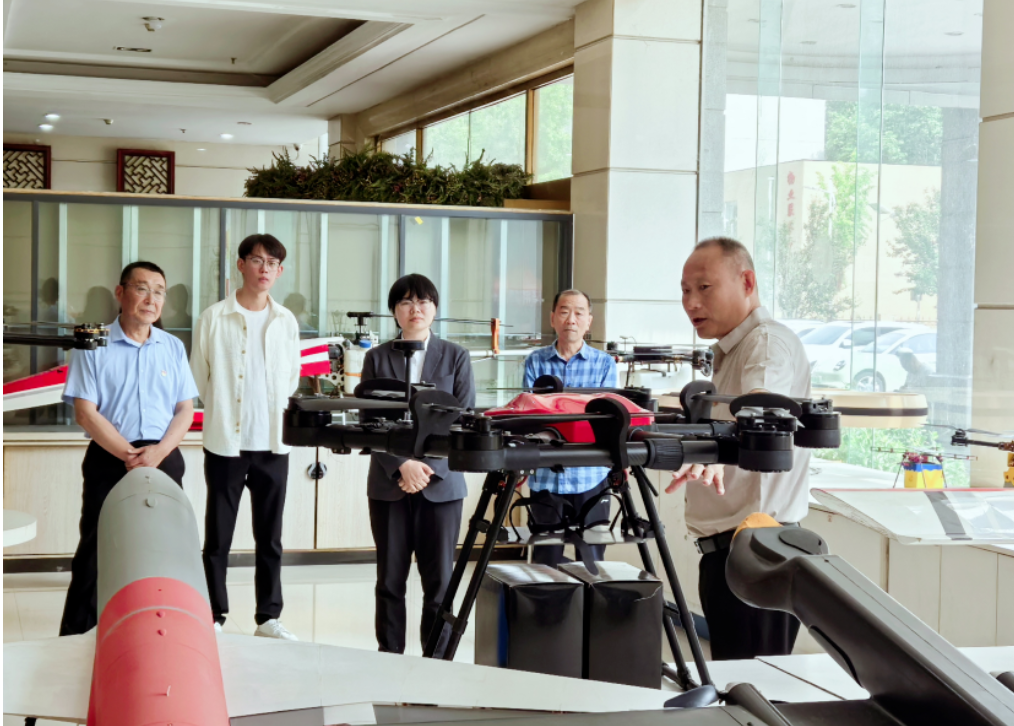 深化校企联动 共探合作新局｜郑州商贸旅游职业学院领导莅临宏安航空参观考察